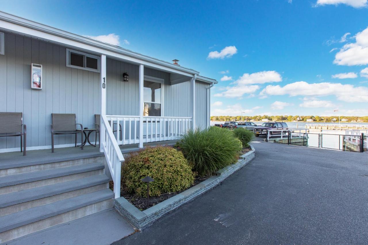 Colonial Shores Motel