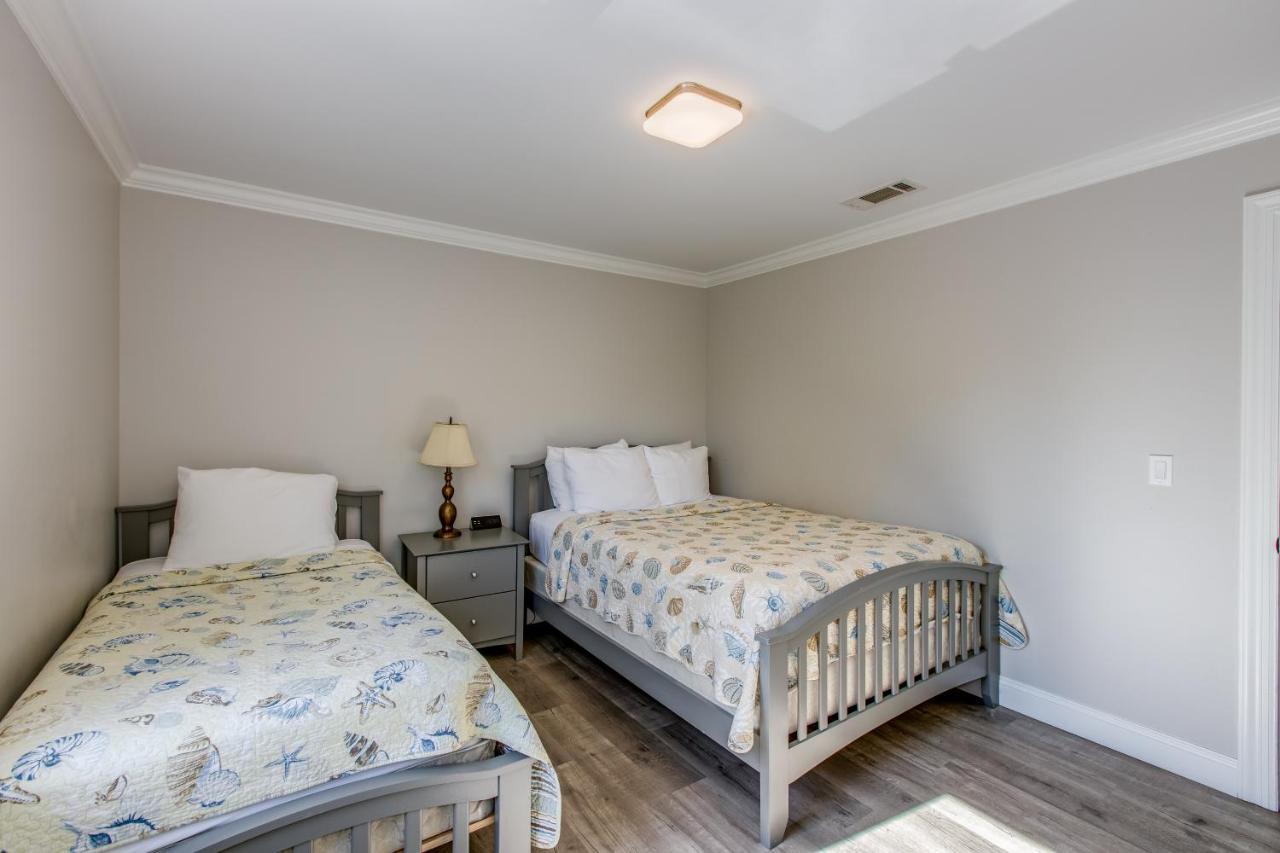 Colonial Shores Motel 3*