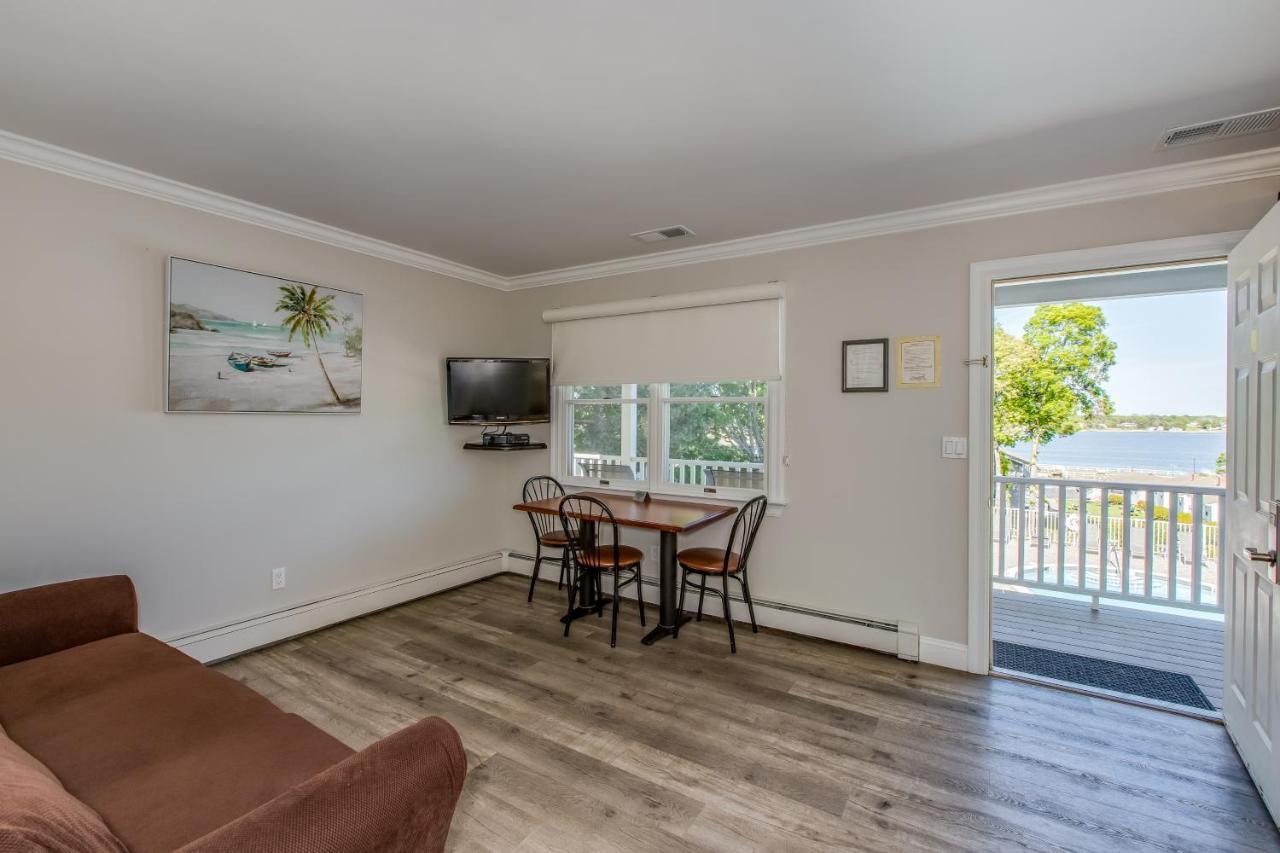 Colonial Shores Hampton Bays